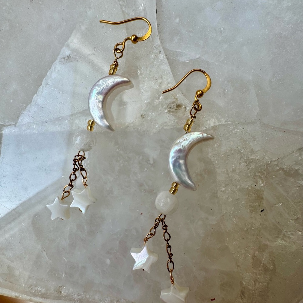 🌙✨ Pearl Moon & MOP Star Pearl Dangle Earrings x Selenite ✨🌙
